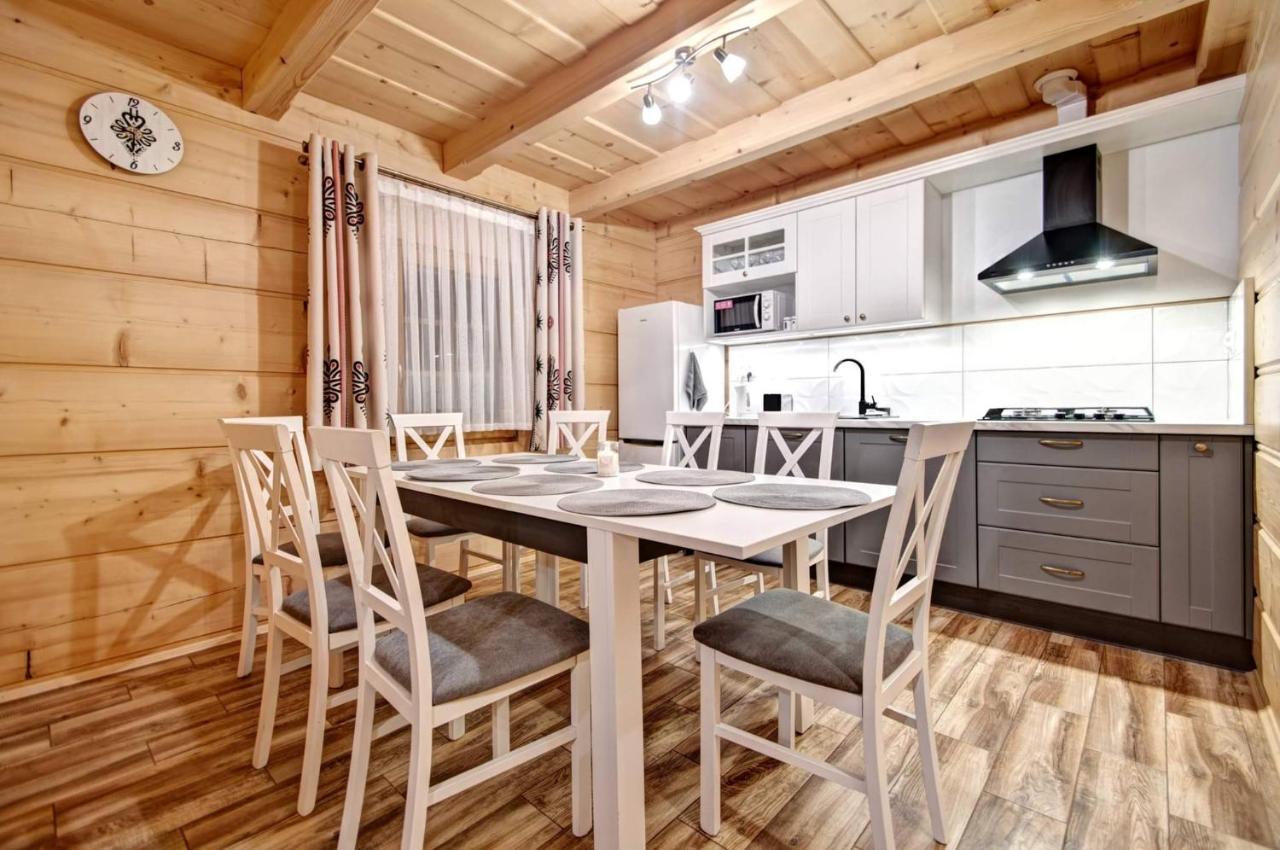 Feriehus Drewniany Luxury Dabrowa *